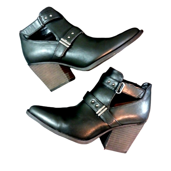 SOUL Naturalizer Matcha Black Leather Ankle Booties - Picture 1 of 11
